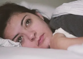 Você Costuma Acordar Entre 3h E 5h Da Manhã? Descubra O Que Seu Corpo Quer Lhe Dizer