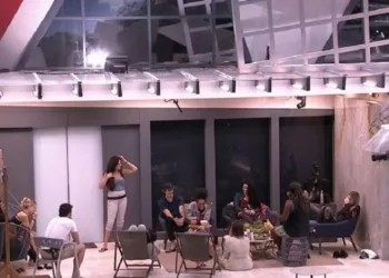TETO CAI NO BBB E PARTICIPANTES FICAM FORA DA CASA.