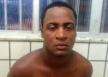 Bebê entra em coma alcoólico depois de pai dar cachaça com refrigerante