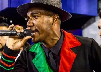 Cantor da Grande Rio é baleado e escola cancela ensaio desta terça