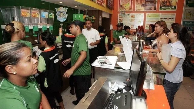 Atendente de Lanchonete – R$1.031,00 – preparo de cafés