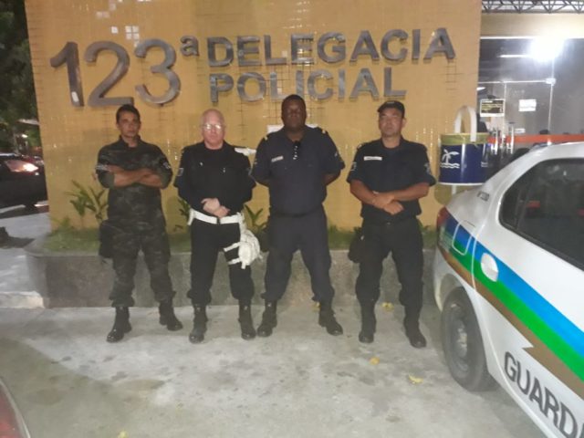 Homem suspeito de agredir mulher e filho de três meses é preso por agentes da Guarda Municipal na Região dos Lagos