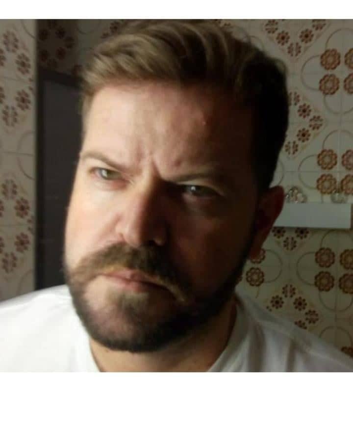 EMPRESÁRIO É ASSASSINADO EM ASSALTO NA PORTA DE CASA NO RJ