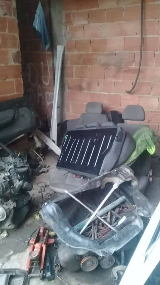 POLICIA DESMONTA QUADRILHA DE DESMANCHE DE CARROS EM CAMPO GRANDE!! (FOTOS) PRA CIMA DELES!!