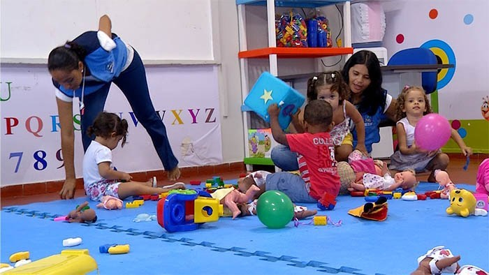 AUXILIAR DE CRECHE, RECREADORA, PROFESORA EDUCAÇÃO INFANTIL – R$ 1.000,00