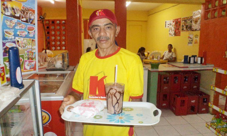ATENDENTE, CAIXA, AUXILIAR DE SERVIÇOS GERAIS, CONFERENTE – R$ 1.350,00 – LOJA DE DOCES, SORVETERIA – DESEJÁVEL EXPERIÊNCIA