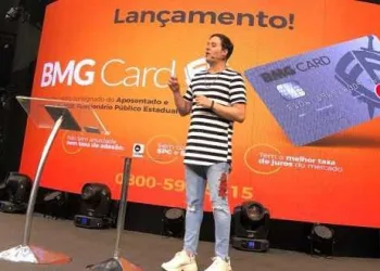 Pastor Lança “Cartão de crédito Fé” durante culto