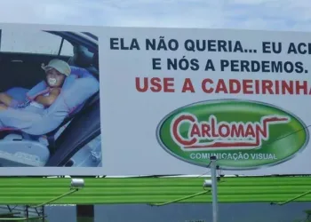 “Ela não queria…” Pais criam campanha para a importância do uso da cadeirinha