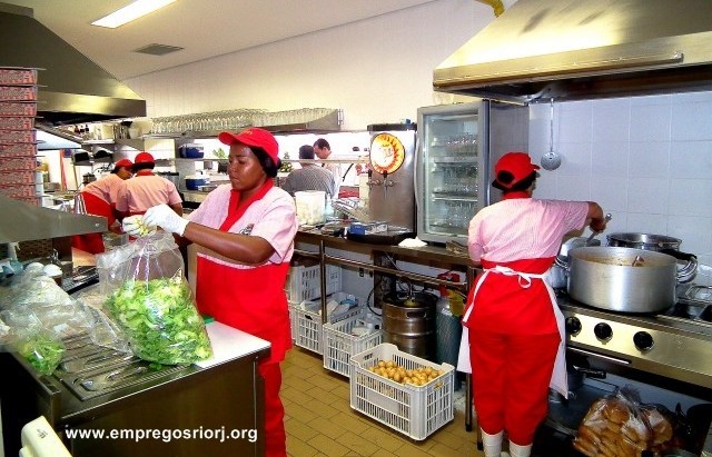 Habib´s vagas para Atendente – R$ 1.031,00 – Servir os produtos com agilidade e cordialidade – Atender o cliente – RJ
