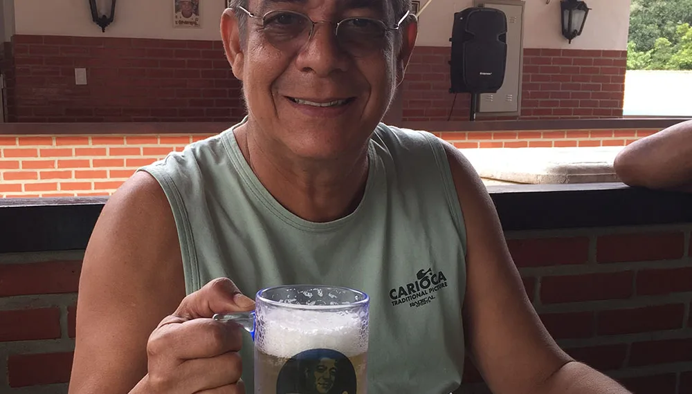 Zeca Pagodinho comemora aniversário e encomenda 5 mil litros de cerveja!! Parabéns Zeca!!