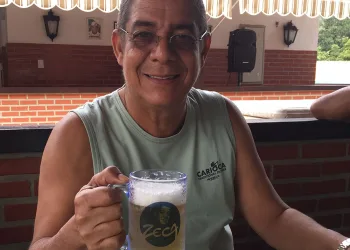 Zeca Pagodinho comemora aniversário e encomenda 5 mil litros de cerveja!! Parabéns Zeca!!