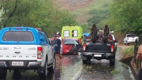 QUATRO MORTO EM ACIDENTE DE ÔNIBUS NO RJ!!