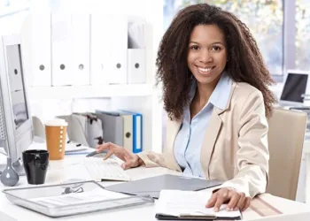 VAGAS P/ AUXILIAR ADMINISTRATIVO – SALÁRIO + BENEFÍCIOS – RIO DE JANEIRO / RJ