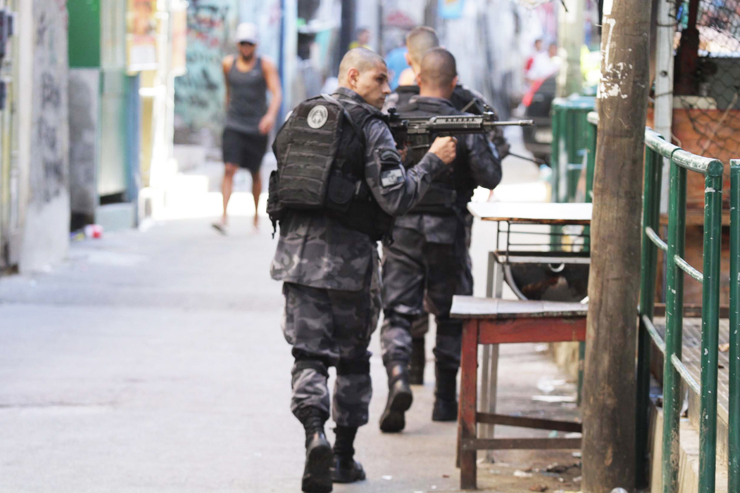 Suicídio mata mais policiais que confronto em serviço, aponta relatório