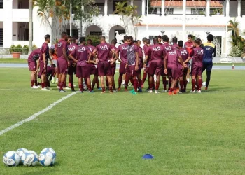 URGENTE!! INCÊNDIO ATINGE ALOJAMENTO DO BANGU E TRÊS JOGADORES VÃO PARA O HOSPITAL!!