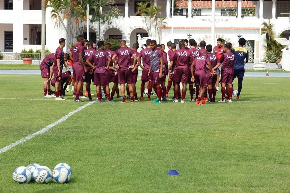 URGENTE!! INCÊNDIO ATINGE ALOJAMENTO DO BANGU E TRÊS JOGADORES VÃO PARA O HOSPITAL!!