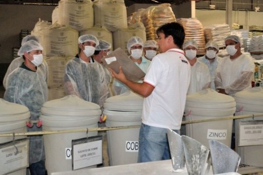 VAGAS P/ ENCARREGADO DE PRODUÇÃO – R$ 3.616,47 + BENEFÍCIOS