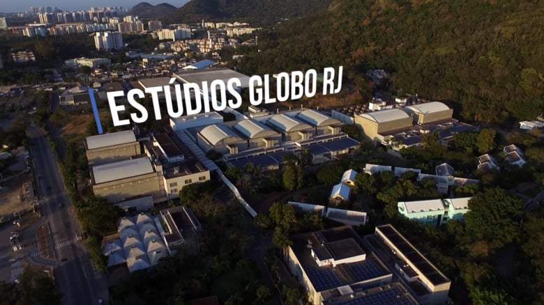 Estúdio da Globo pega fogo e teto desaba durante tempestade no RJ