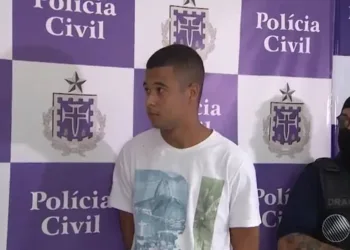 Jovem que viralizou na web após doar almoço para garoto em shopping é preso