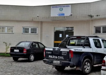 Duas crianças morrem carbonizadas durante incêndio em casa no RJ