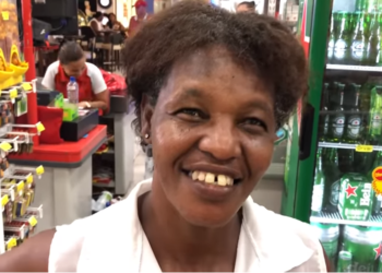 Mulher comemora morte do marido com cerveja e música alta: ‘não apanho mais dele’