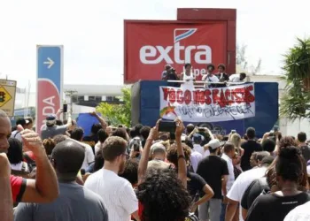 Morte no Extra desencadeia protestos pelo País