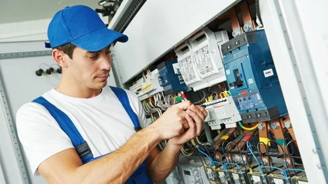 VAGAS P/ AUXILIAR DE MANUTENÇÃO PREDIAL – 1.300,00 + BENEFÍCIOS