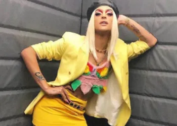 Pabllo Vittar responde processo por Calote