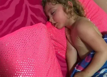Hipertermia : Muita atenção se a criança não acordar do seu soninho