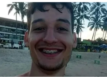 Jovem de 20 anos morre de ansiedade após enviar 177 currículos e esperar retorno das empresas