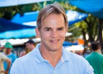 Prefeito  cancela Carnaval para investir na construção de uma escola rural.