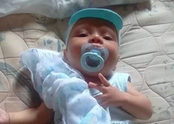 Pai e mãe postam mensagens de luto no Facebook após matarem o próprio filho
