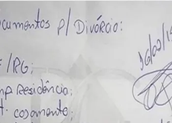 Homem salva casamento com apenas um bilhete e vira sensação na internet