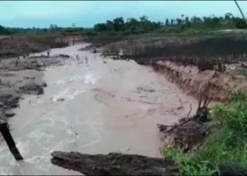 Urgente! Tromba d’água rompe outra barragem, 100 famílias são atingidas e podem haver mortos