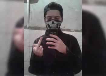 Mãe do assassino  desabafa sobre o filho: ‘E o bobão faz isso?!’