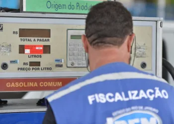 Fiscalização revela fraude em postos de gasolina na Zona Oeste