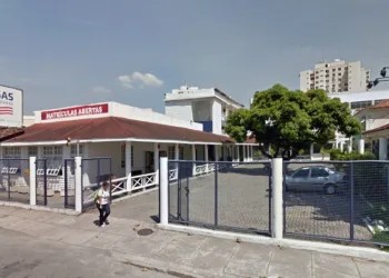 Zona Oeste: adolescentes tentam roubar curso de inglês mas são surpreendidos por PM