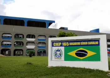 Adolescente esfaqueado por colega não quer mais voltar para escola em Campo Grande