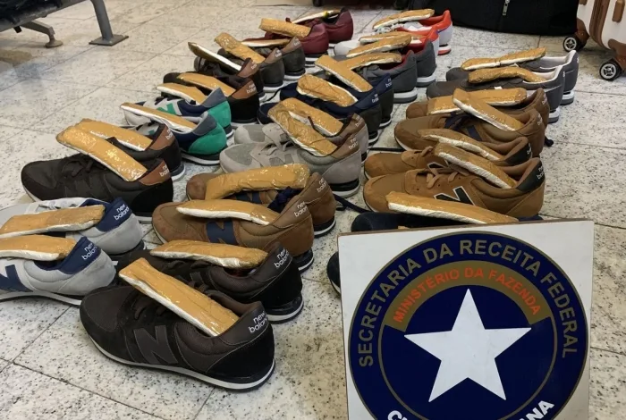 Cães farejadores da PF sentem cheiro estranho em Tênis do pó