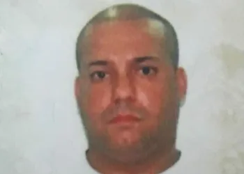 Ex-PM é encontrado morto em porta-malas de carro no RJ