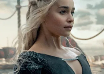 ATRIZ DE GAME OF THRONES REVELA BATALHA CONTRA ANEURISMA CEREBRAL