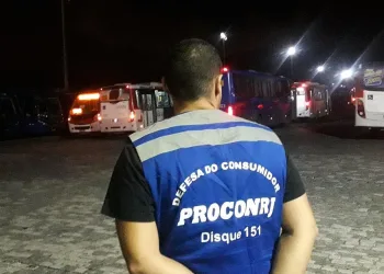 PROCON ESTADUAL INTERDITA 11 ÔNIBUS DA EXPRESSO PÉGASO EM OPERAÇÃO NA ZONA OESTE