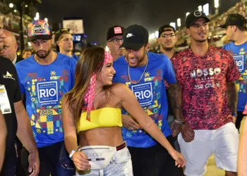 AMOR DE CARNAVAL? ANITTA E NEYMAR NAMORARAM COMO SE NÃO HOUVESSE AMANHÃ…