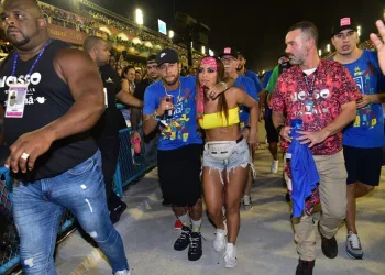 Assessoria de Neymar Jr. se pronuncia sobre “rolo” com Anitta