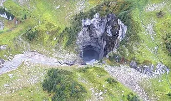 Caverna gigante nunca vista por humanos é encontrada e intriga cientistas