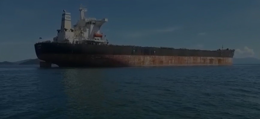 Acidente entre uma lancha e um navio deixa ferido e um desaparecido em Itacuruçá