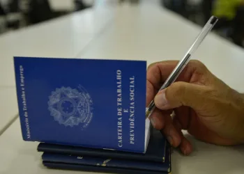 País cria 173 mil empregos, maior resultado para fevereiro desde 2014