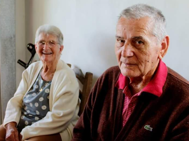 Homem finge ser surdo-mudo por 62 anos para não ter de aturar a mulher.