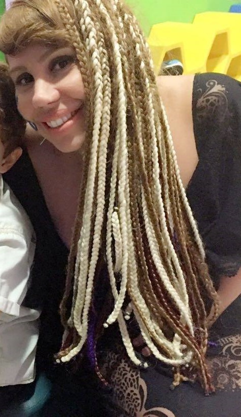 POLICIAL CIVIL É ENCONTRADA MORTA EM CASA NO RJ!! SUSPEITA-SE DE SUICIDIO