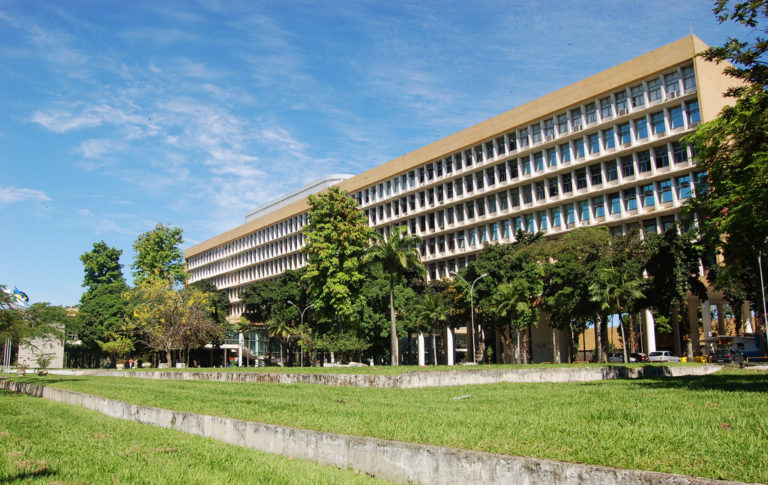 UFRJ é eleita 2ª melhor universidade do país